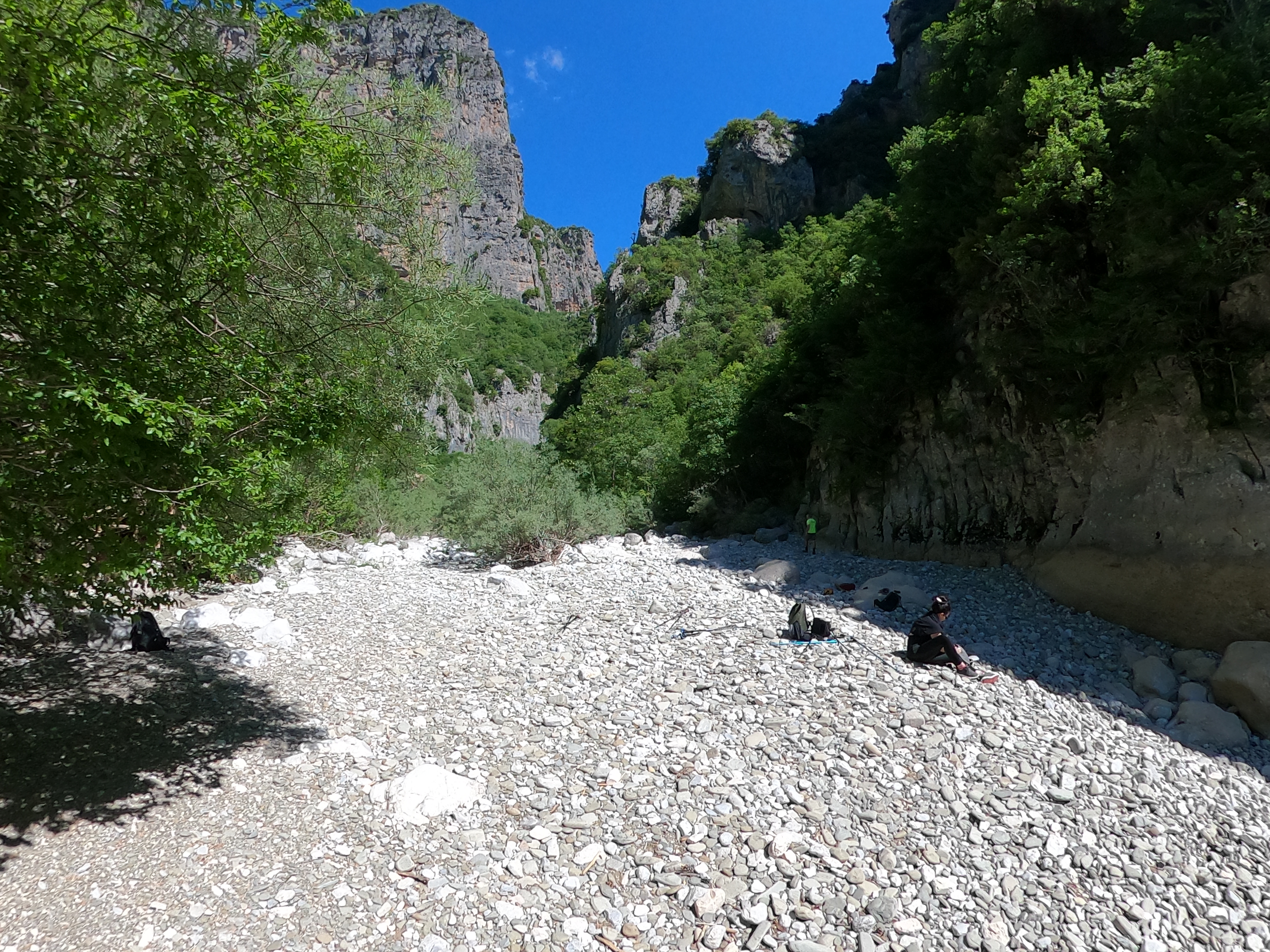 Stop on the banks of the Voidomatis river